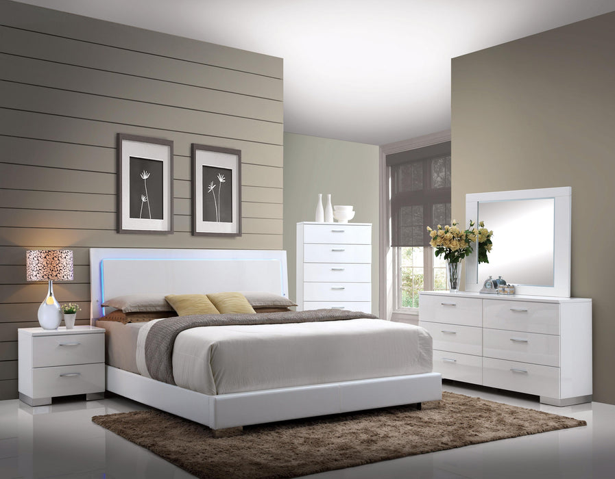 Lorimar White PU & Chrome Leg Queen Bed image